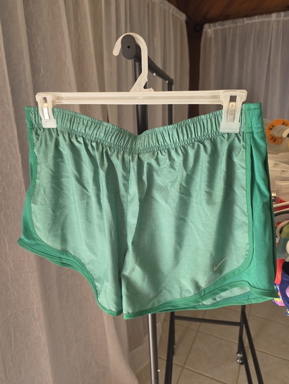 NWT Womens Nike Running Shorts. Size XL. Green